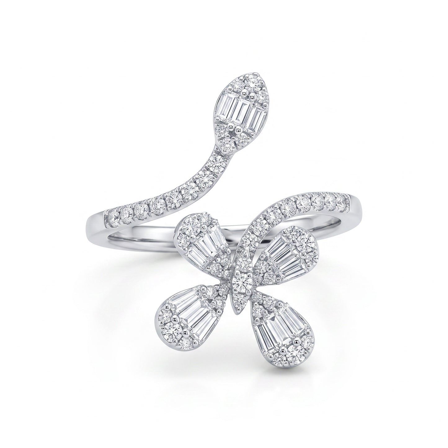 18K White Gold Ring with Natural Diamonds