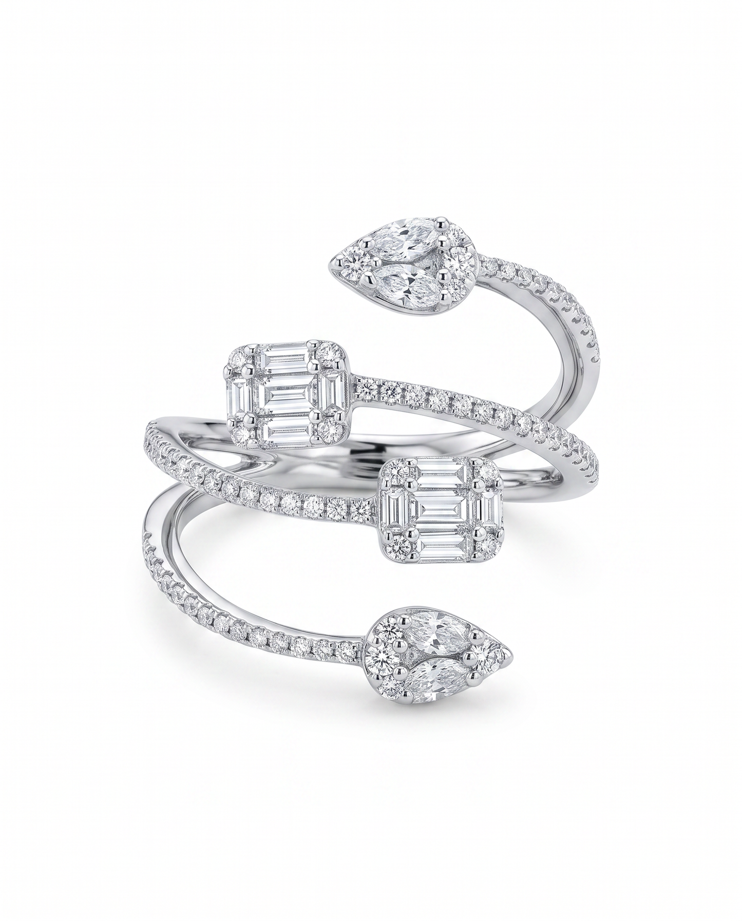 18K White Gold Ring with Natural Diamonds