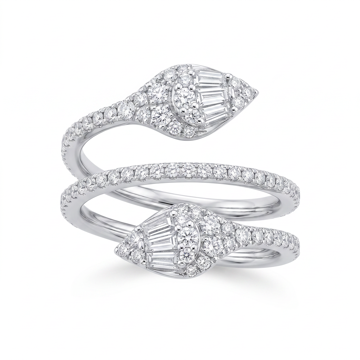 18K White Gold Ring with Natural Diamonds