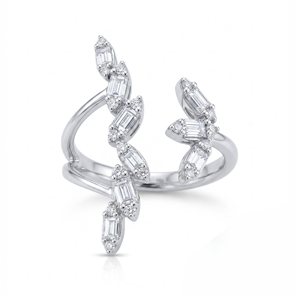 18K White Gold Ring with Natural Diamonds