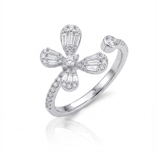 18K White Gold Ring with Natural Diamonds