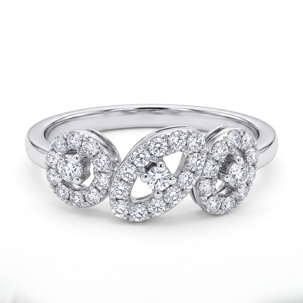 18K White Gold Ring with Natural Diamonds