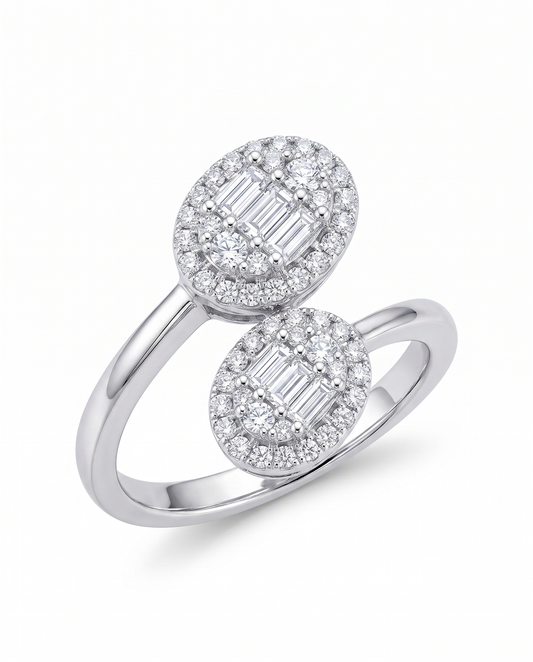 18K White Gold Ring with Natural Diamonds