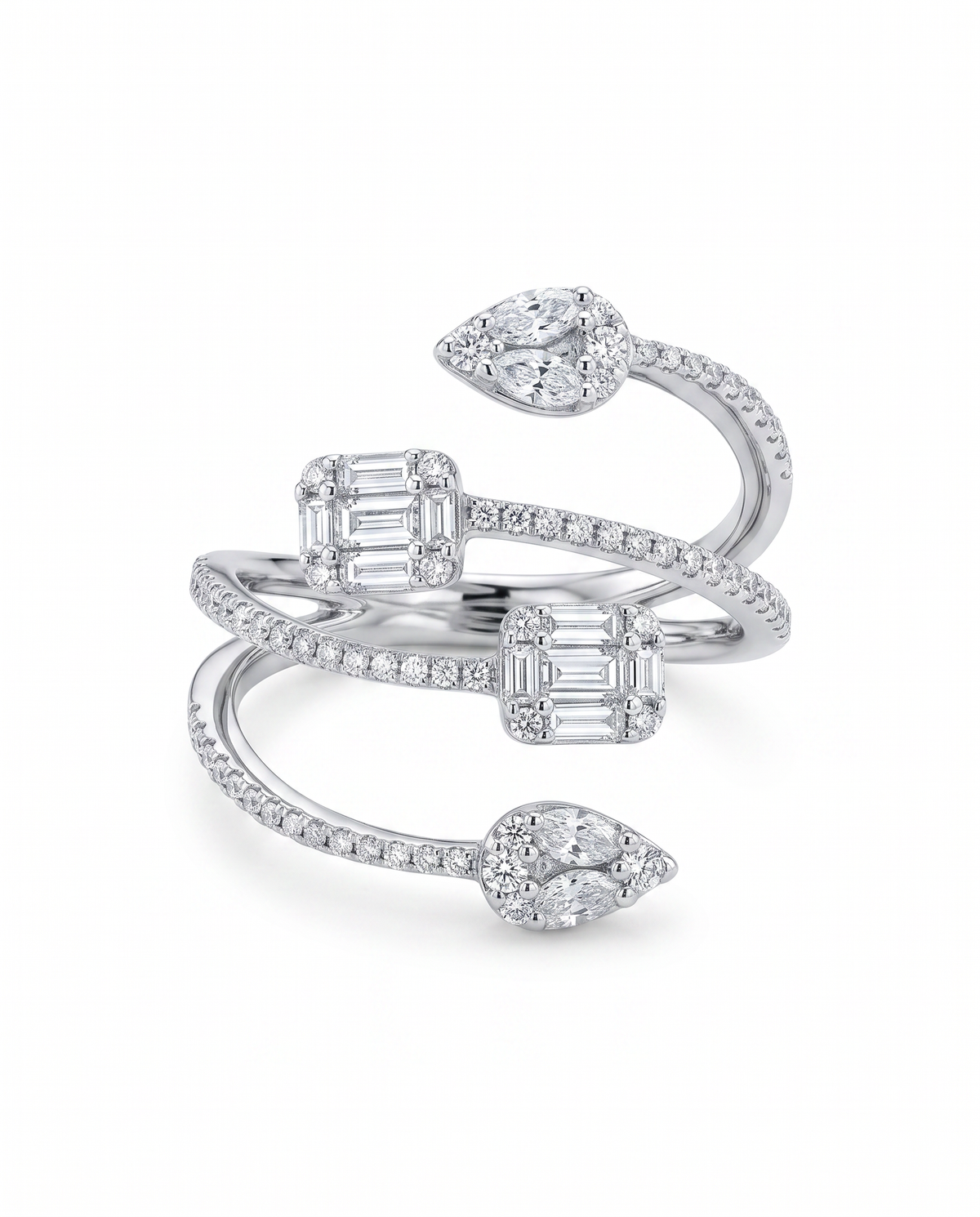 18K White Gold Ring with Natural Diamonds